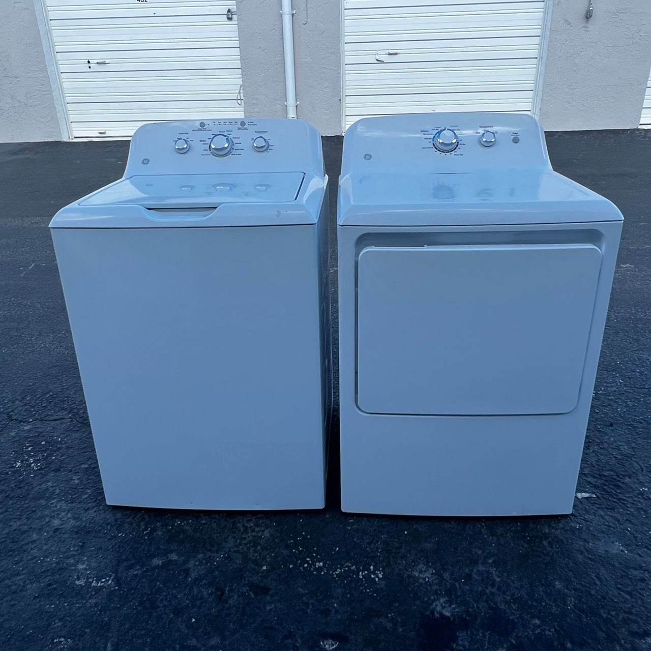 GE Washer and Dryer Set GE Washer and Dryer Set
